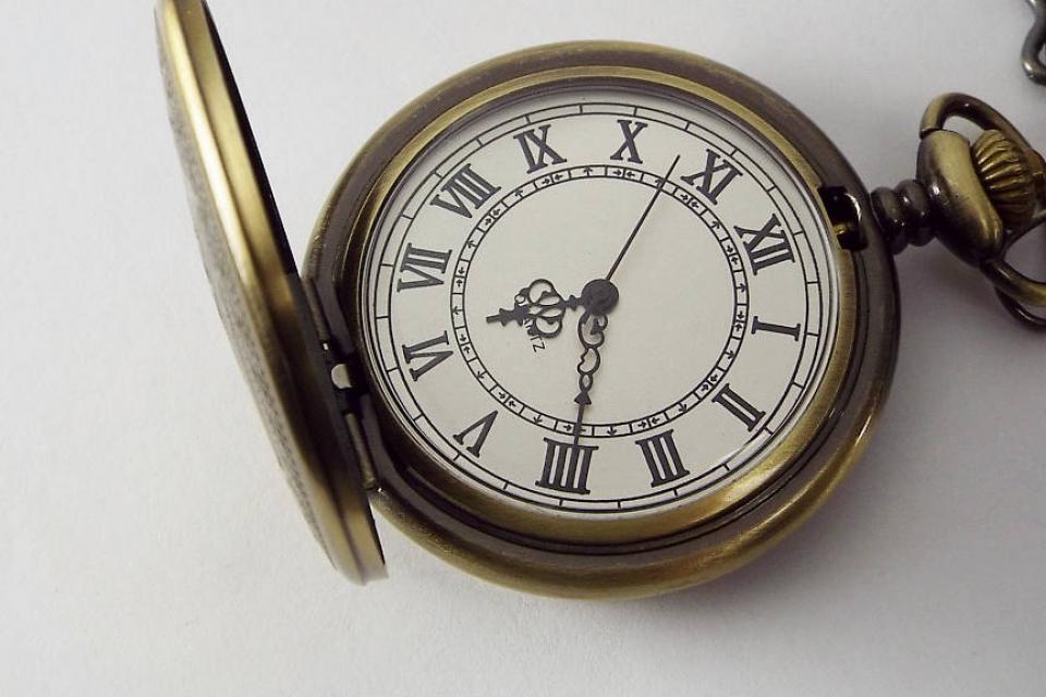Engraved Pocket Watch Fancy Crest Cover Personalized Bronze Color Vintage Look Quartz Battery Operated - Hand Engraved